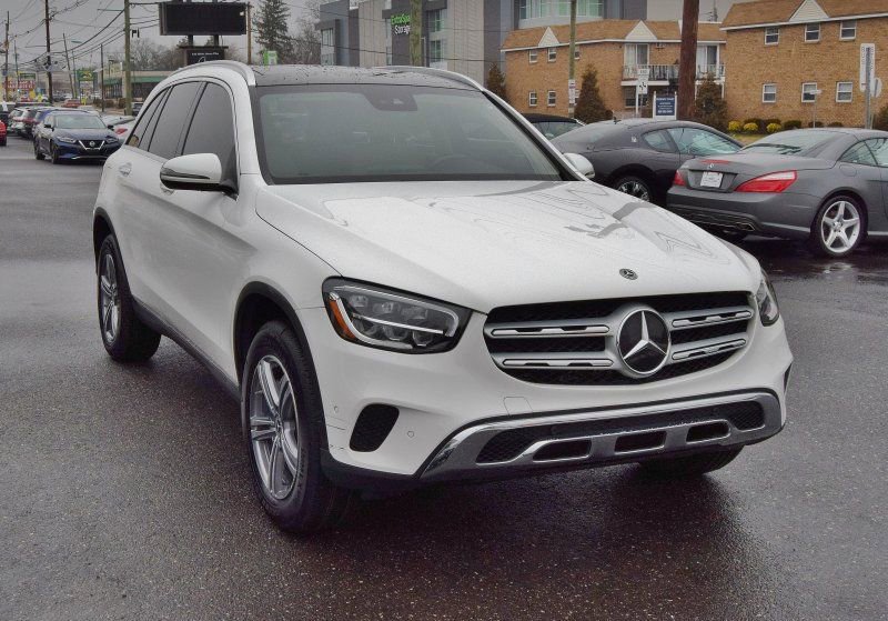 Used 2022 Mercedes-Benz GLC 300 4MATIC w/ Premium Package Lite image 9