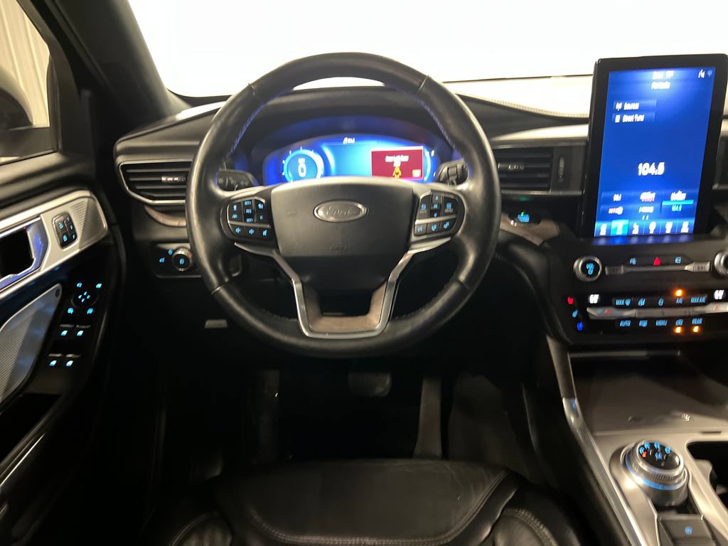 Used 2020 Ford Explorer Platinum w/ Premium Technology Package AWD/4WD image 18