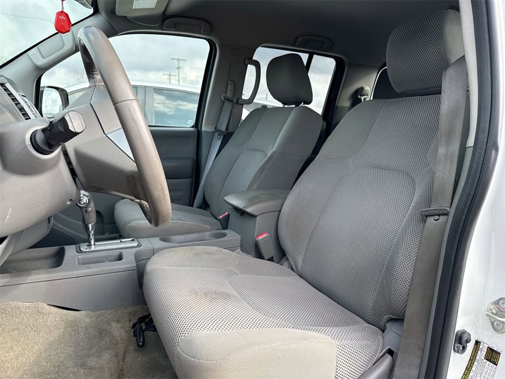 Used 2017 Nissan Frontier SV w/ SV Value Truck Package image 11