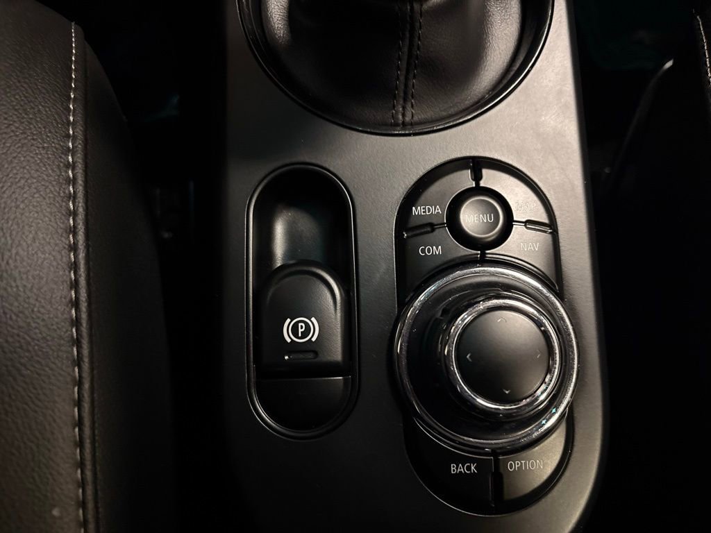 Used 2022 MINI Cooper SE image 9