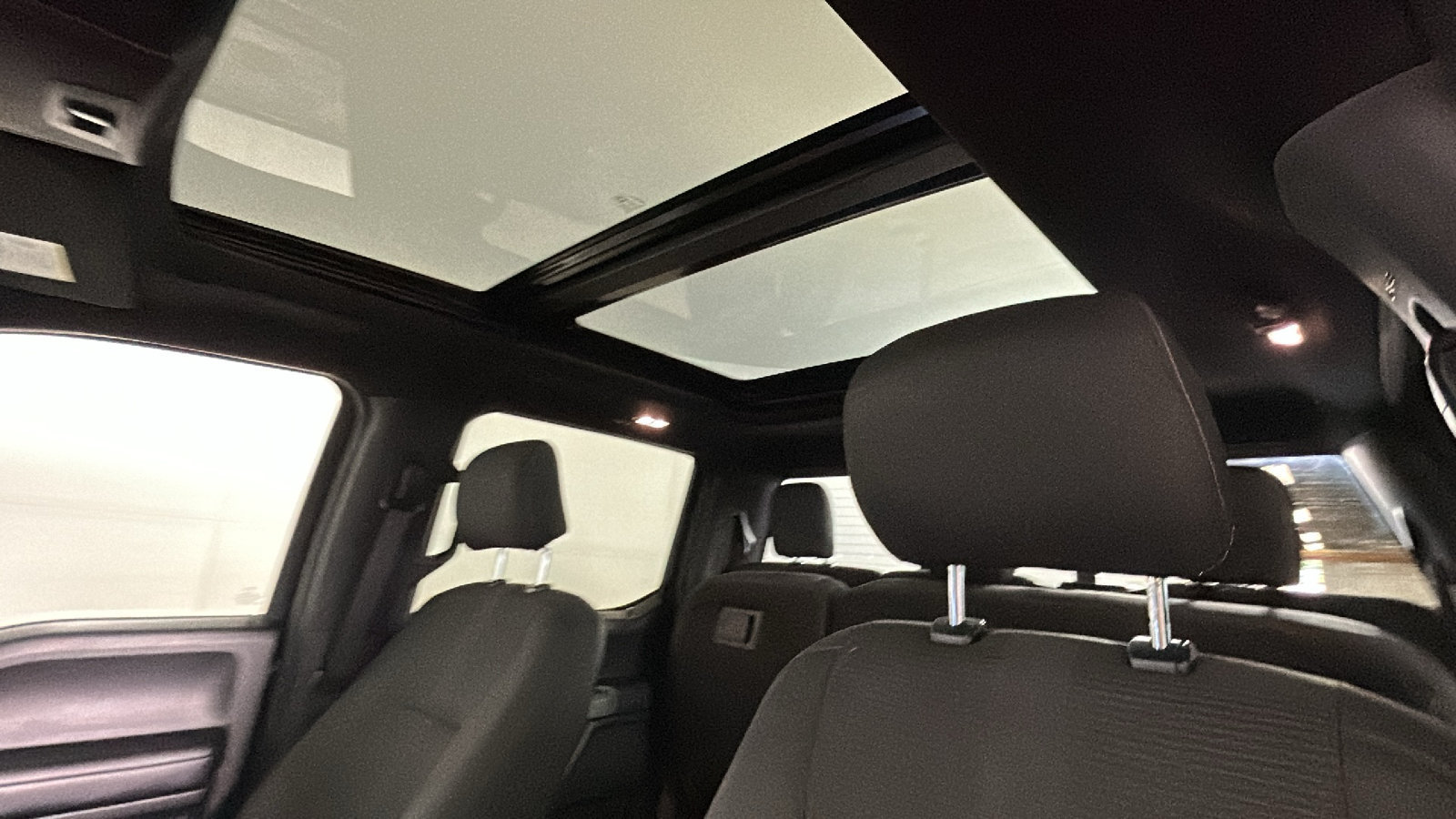 Used 2016 Ford F150 XLT w/ Equipment Group 302A Luxury AWD/4WD image 15