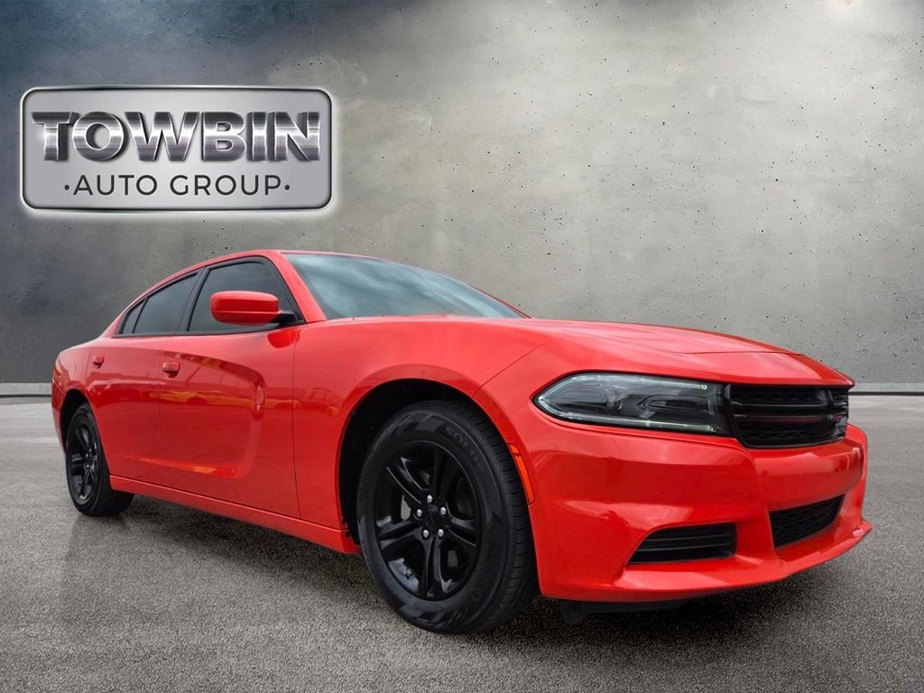 Used 2022 Dodge Charger SXT RWD image 2