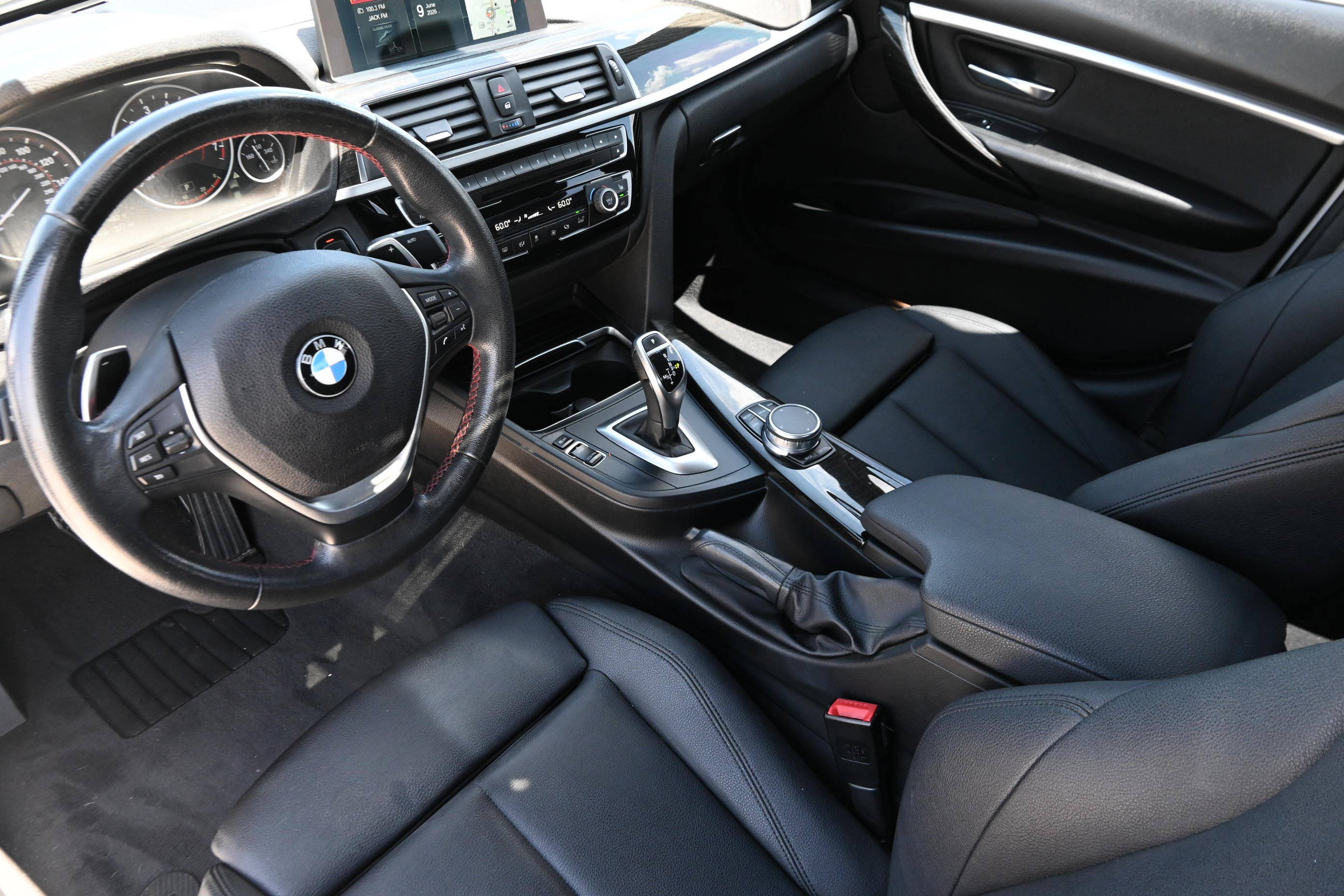 Used 2018 BMW 330i Sedan RWD image 14