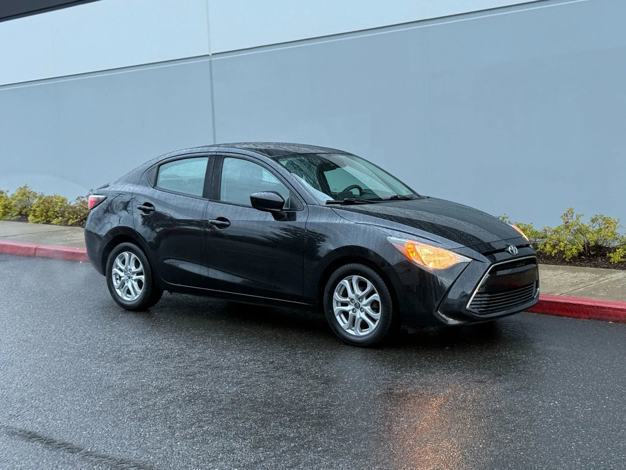 Used 2017 Toyota Yaris iA image 7