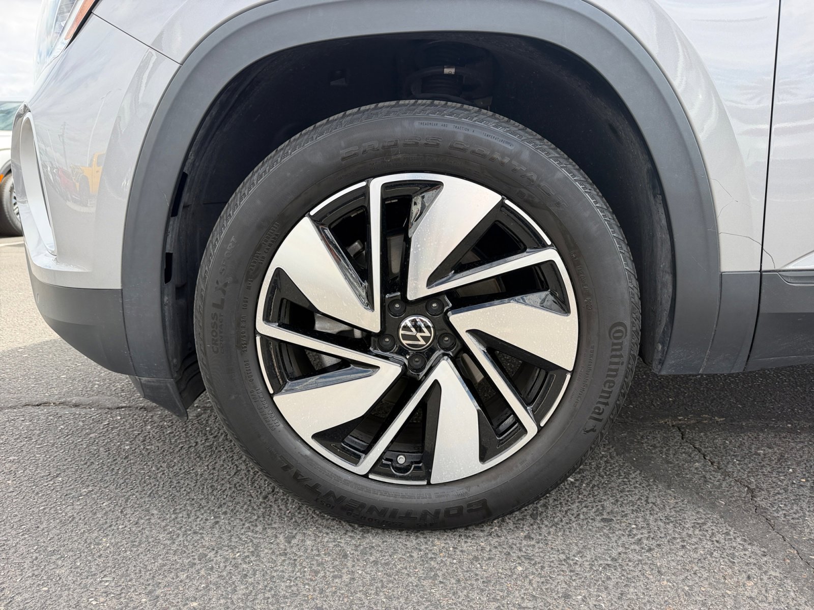 Used 2024 Volkswagen Atlas SE w/ Panoramic Sunroof Package AWD/4WD image 26