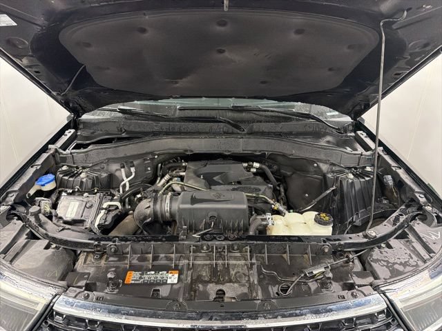 Used 2020 Ford Explorer XLT w/ Equipment Group 202A AWD/4WD image 11