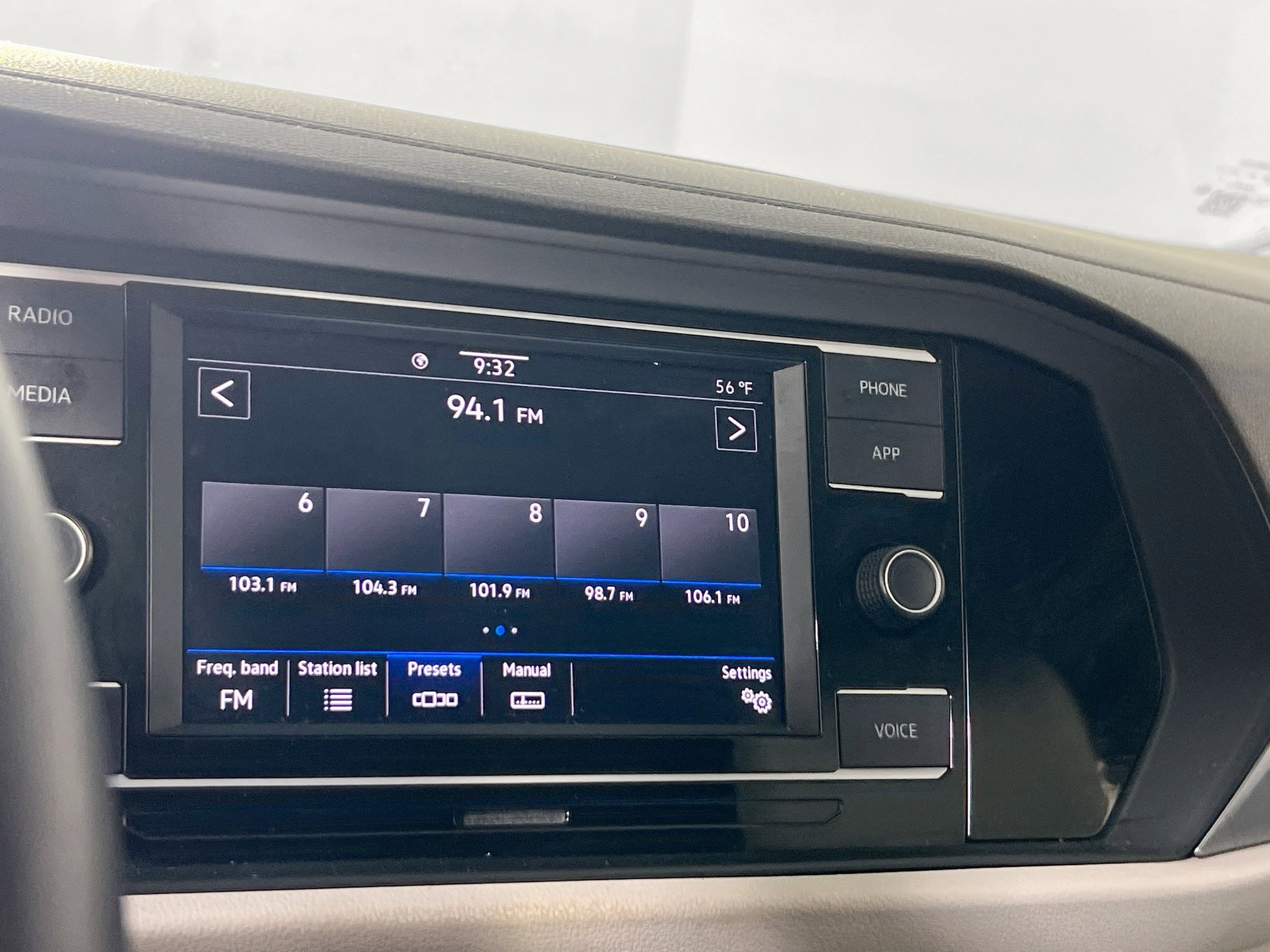 Used 2022 Volkswagen Jetta SE image 14