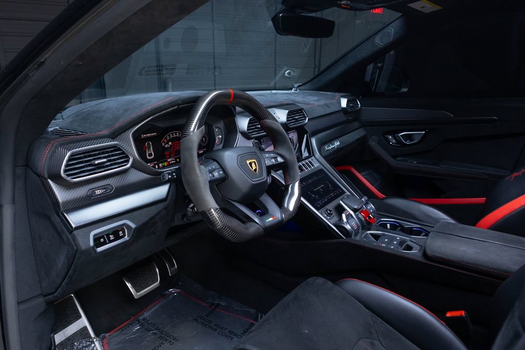 Used 2024 Lamborghini Urus Performante AWD/4WD image 31
