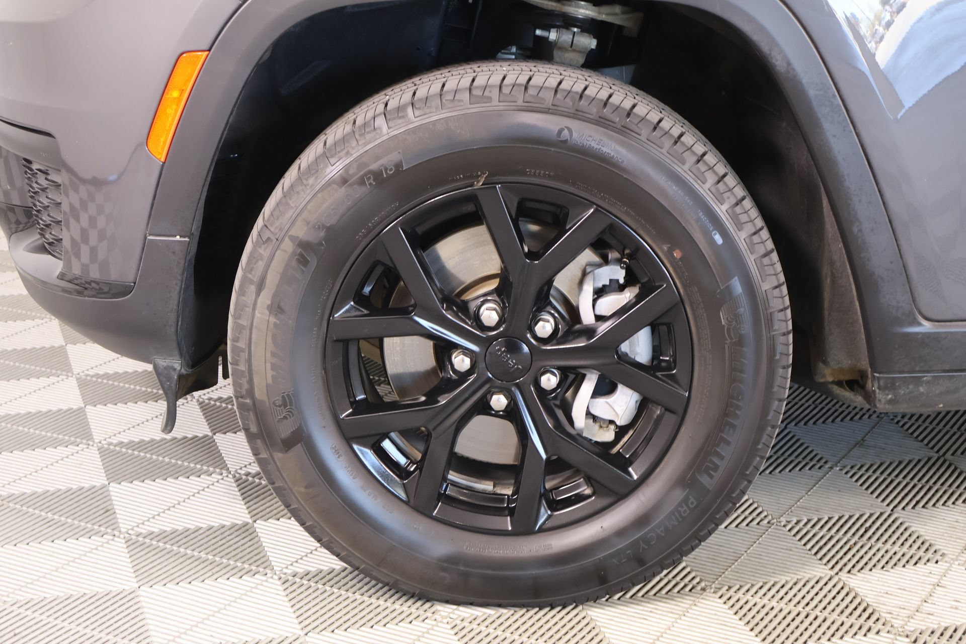 Used 2025 Jeep Grand Cherokee L Altitude AWD/4WD image 19
