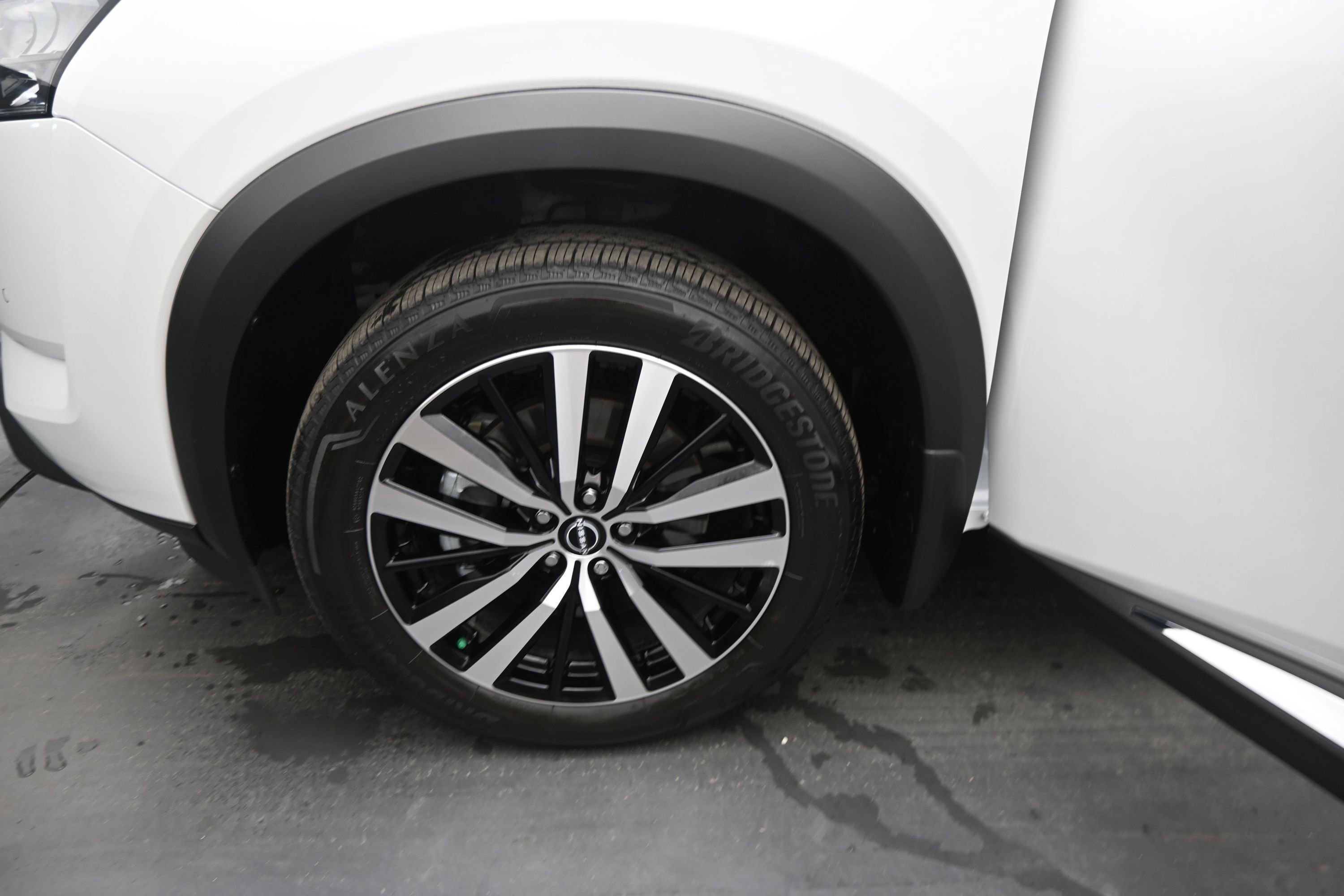 Certified 2025 Nissan Pathfinder Platinum AWD/4WD image 23