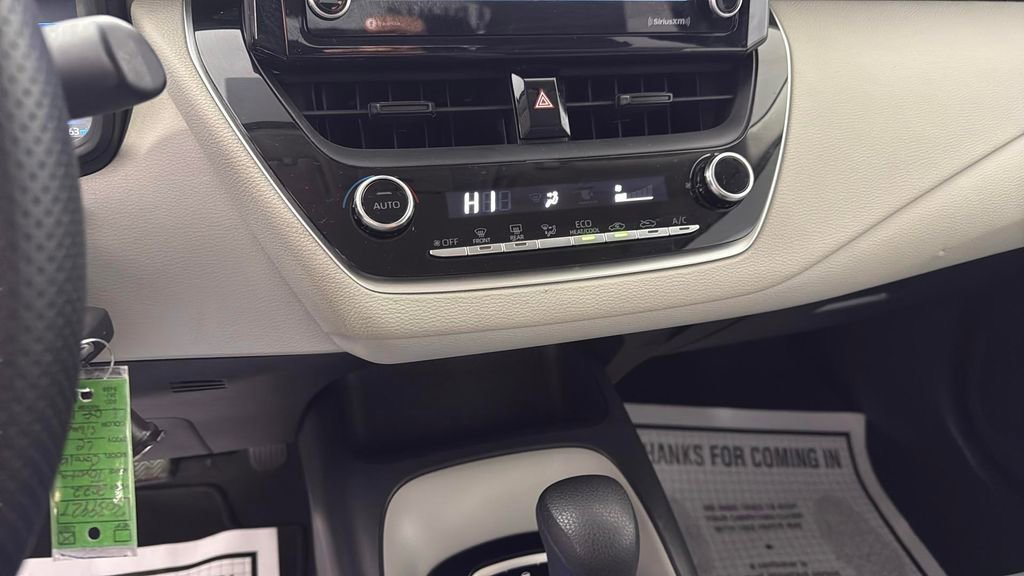 Used 2022 Toyota Corolla LE image 14