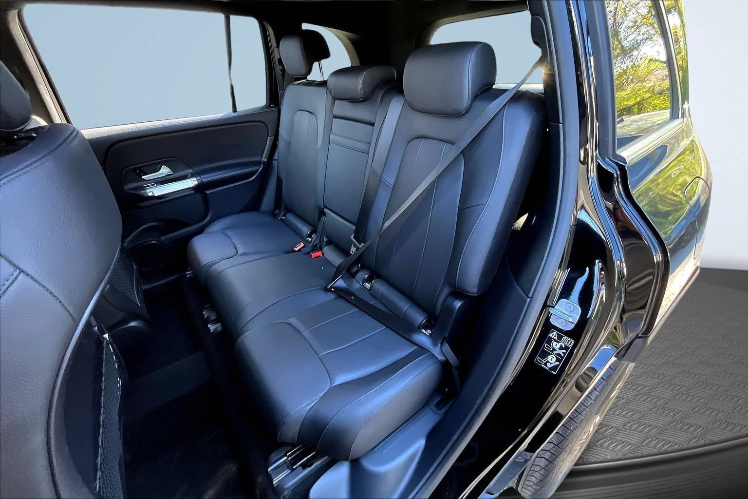Used 2025 Mercedes-Benz GLB 250 image 25