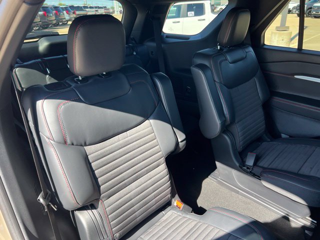 New 2027 Ford Explorer ST-Line w/ Premium Package RWD image 32