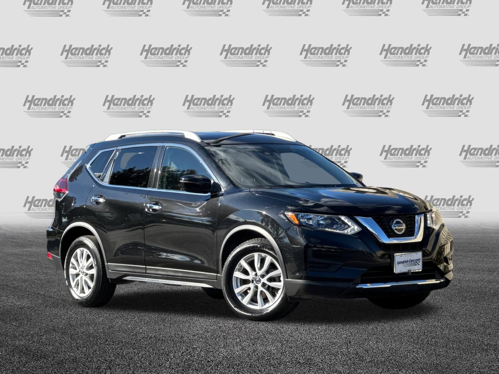 Used 2020 Nissan Rogue SV FWD image 2