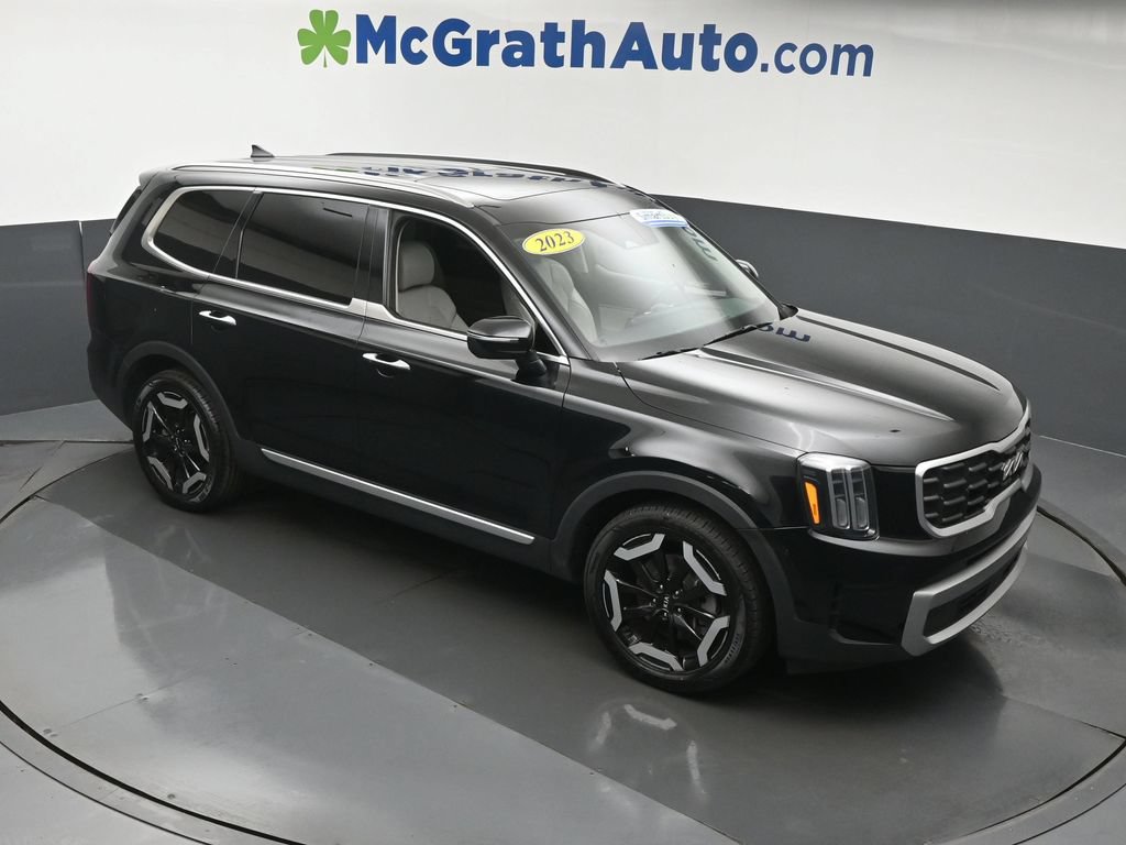 Used 2023 Kia Telluride S w/ S Sunroof Package FWD image 3