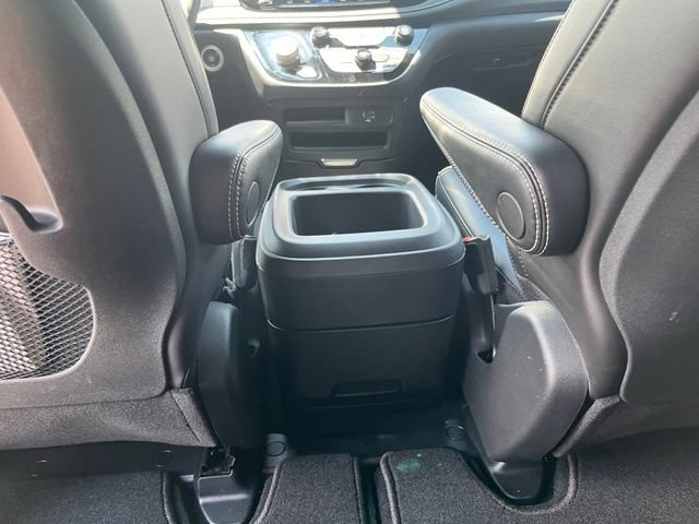 New 2026 Chrysler Pacifica Select AWD/4WD image 18