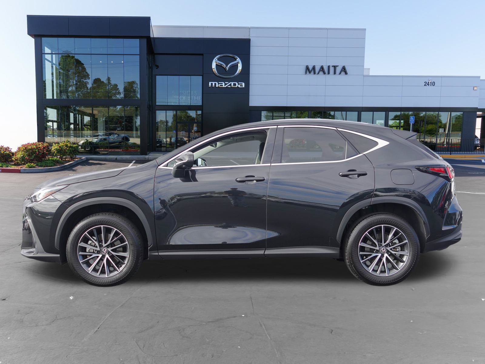 Used 2025 Lexus NX 350h AWD w/ Accessory Package (Z2) image 6
