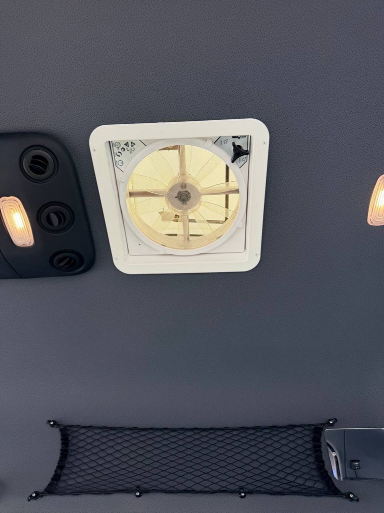 Used 2019 Mercedes-Benz Sprinter 2500 image 60