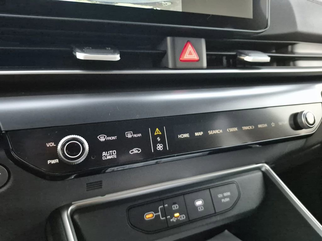 New 2026 Kia Carnival LXS image 21