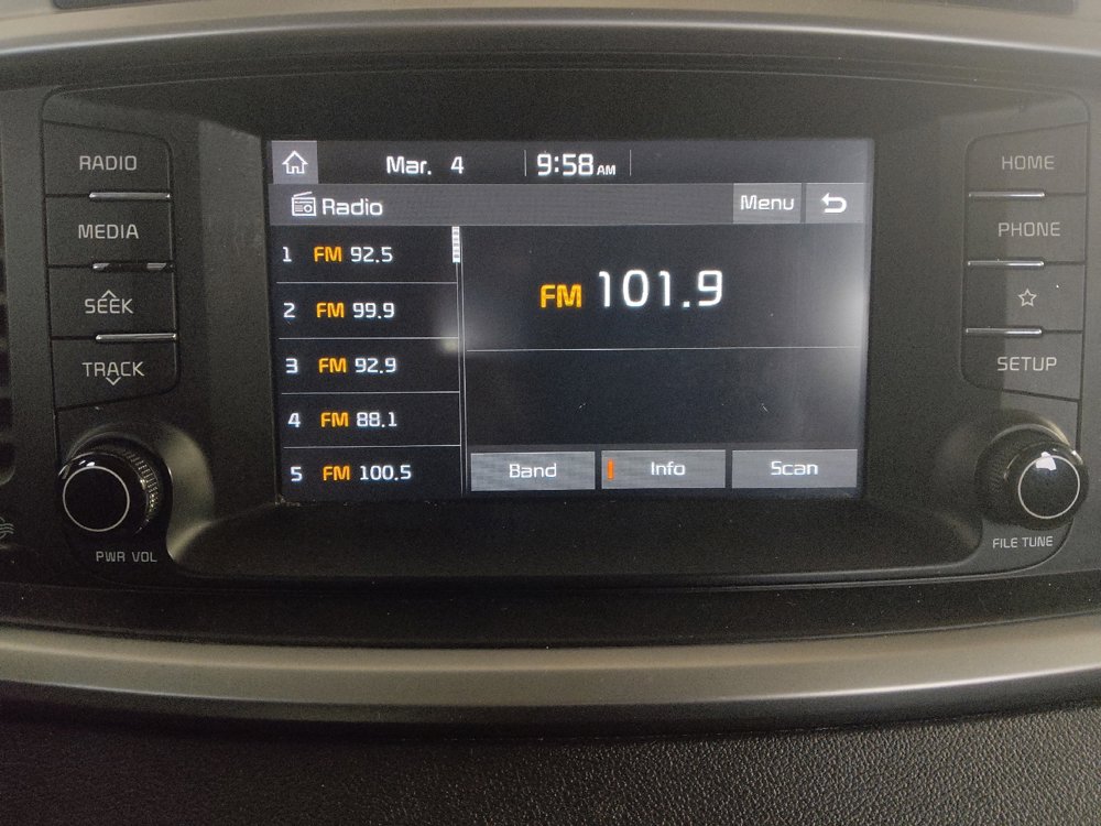 Used 2020 Kia Sorento LX image 25