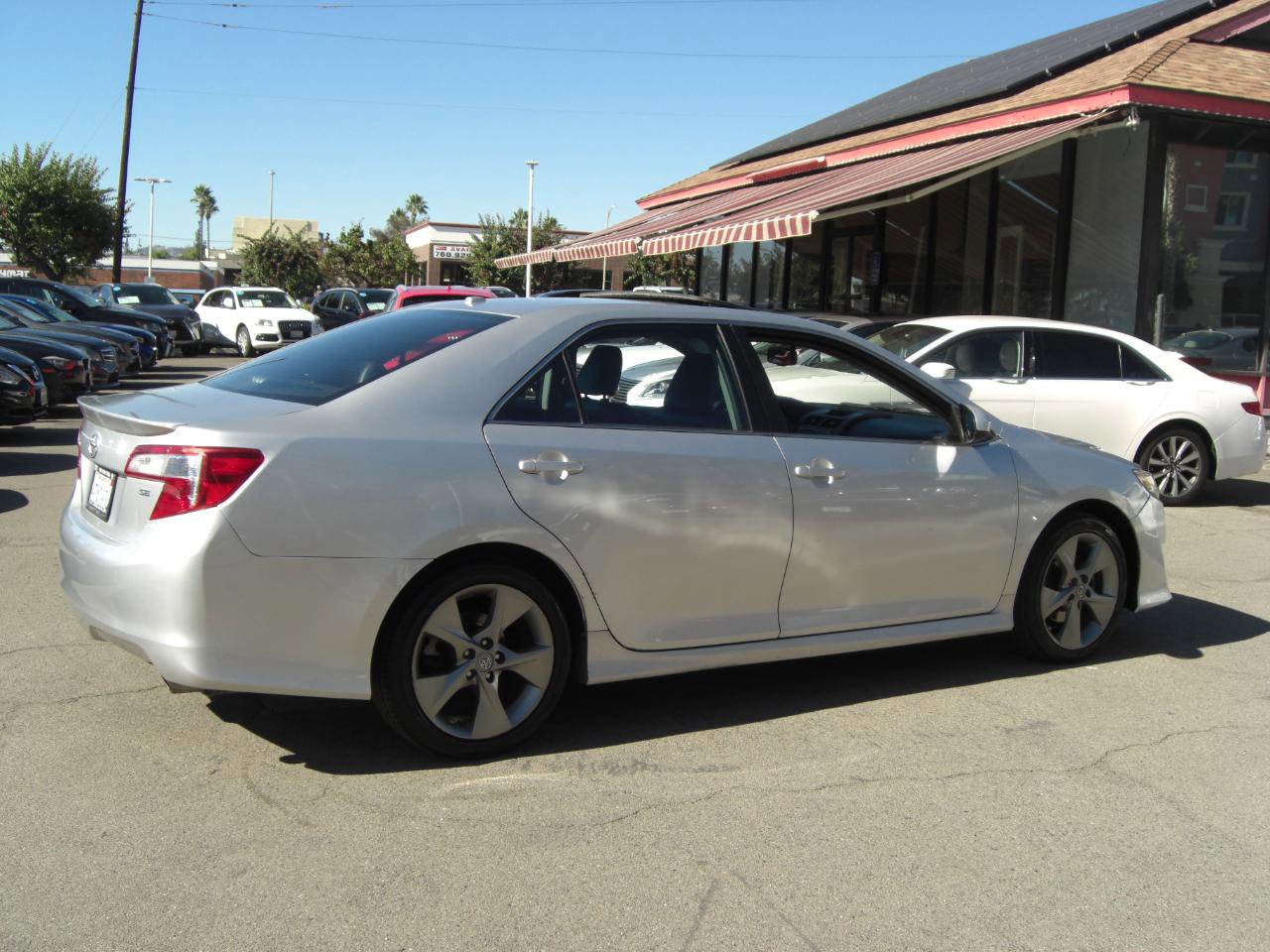 Used 2013 Toyota Camry SE w/ Leather Pkg image 13