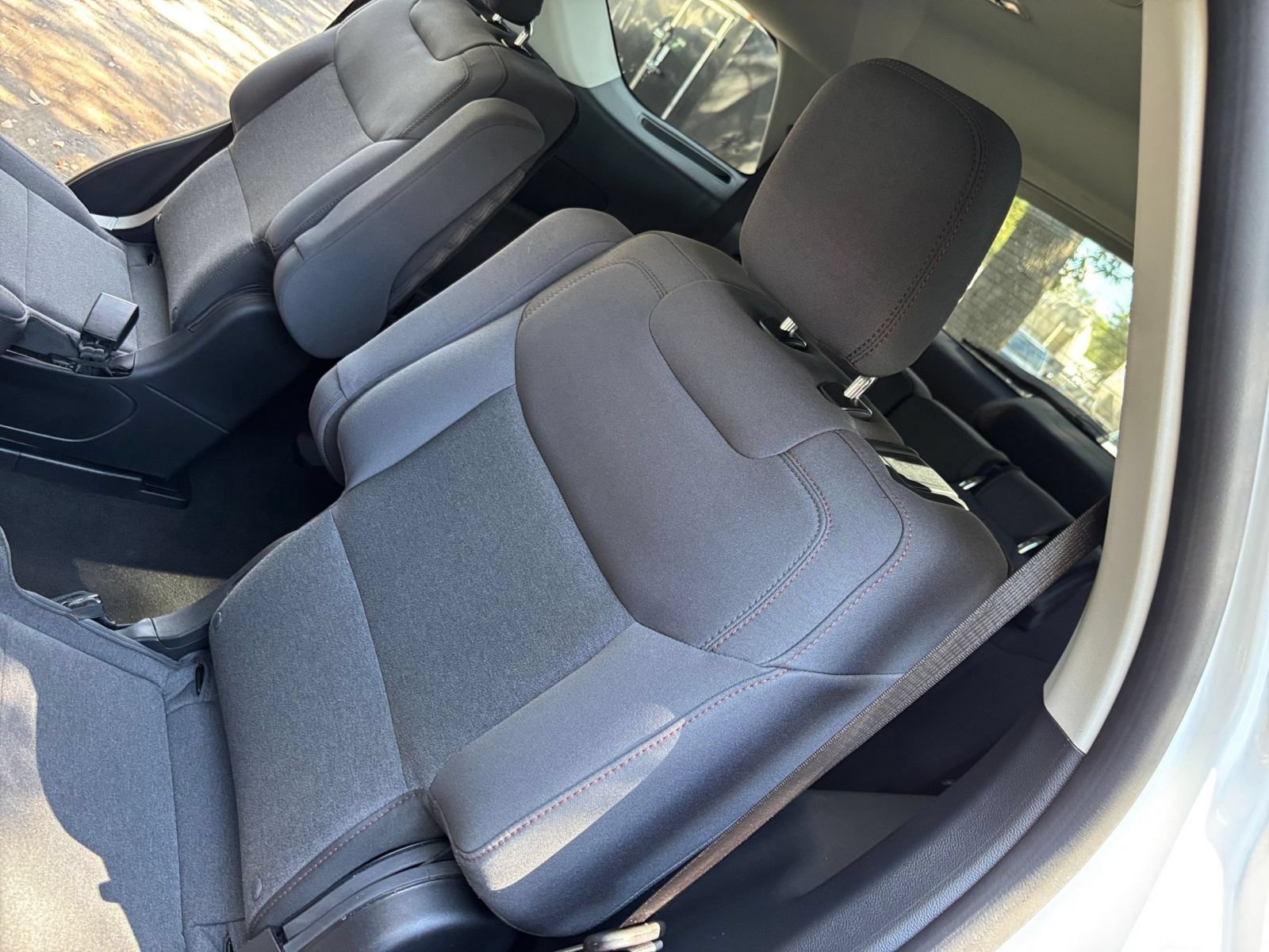 Used 2026 Ford Explorer Active RWD image 37