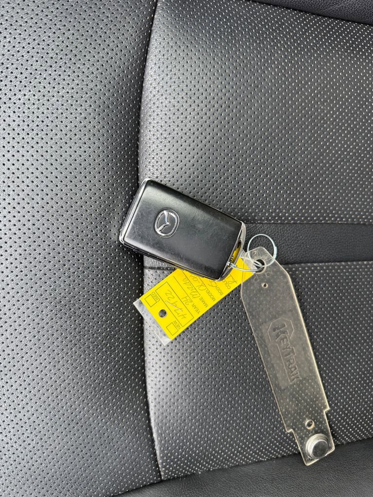 Used 2024 MAZDA CX-90 3.3 Turbo w/ Preferred Plus image 27