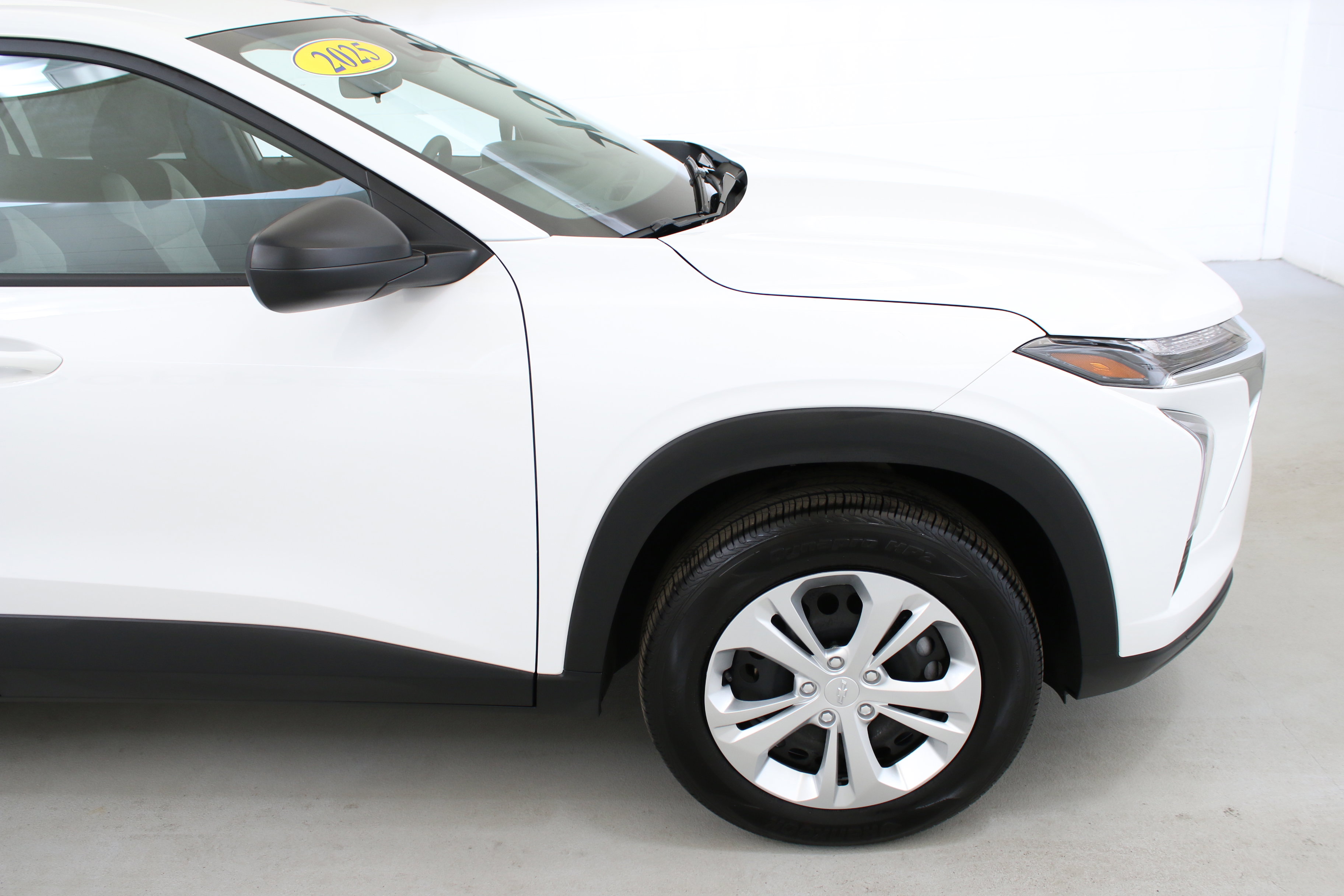 Used 2025 Chevrolet Trax LS image 11