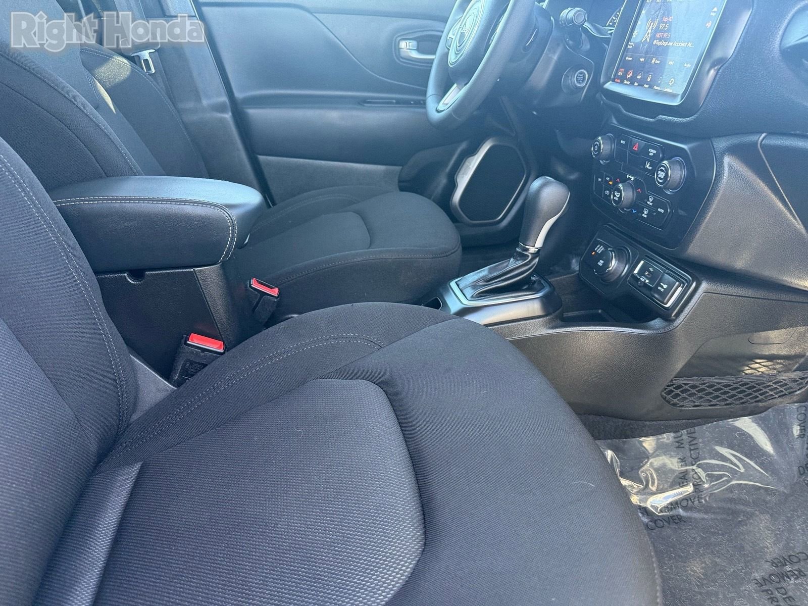 Used 2023 Jeep Renegade Latitude image 31