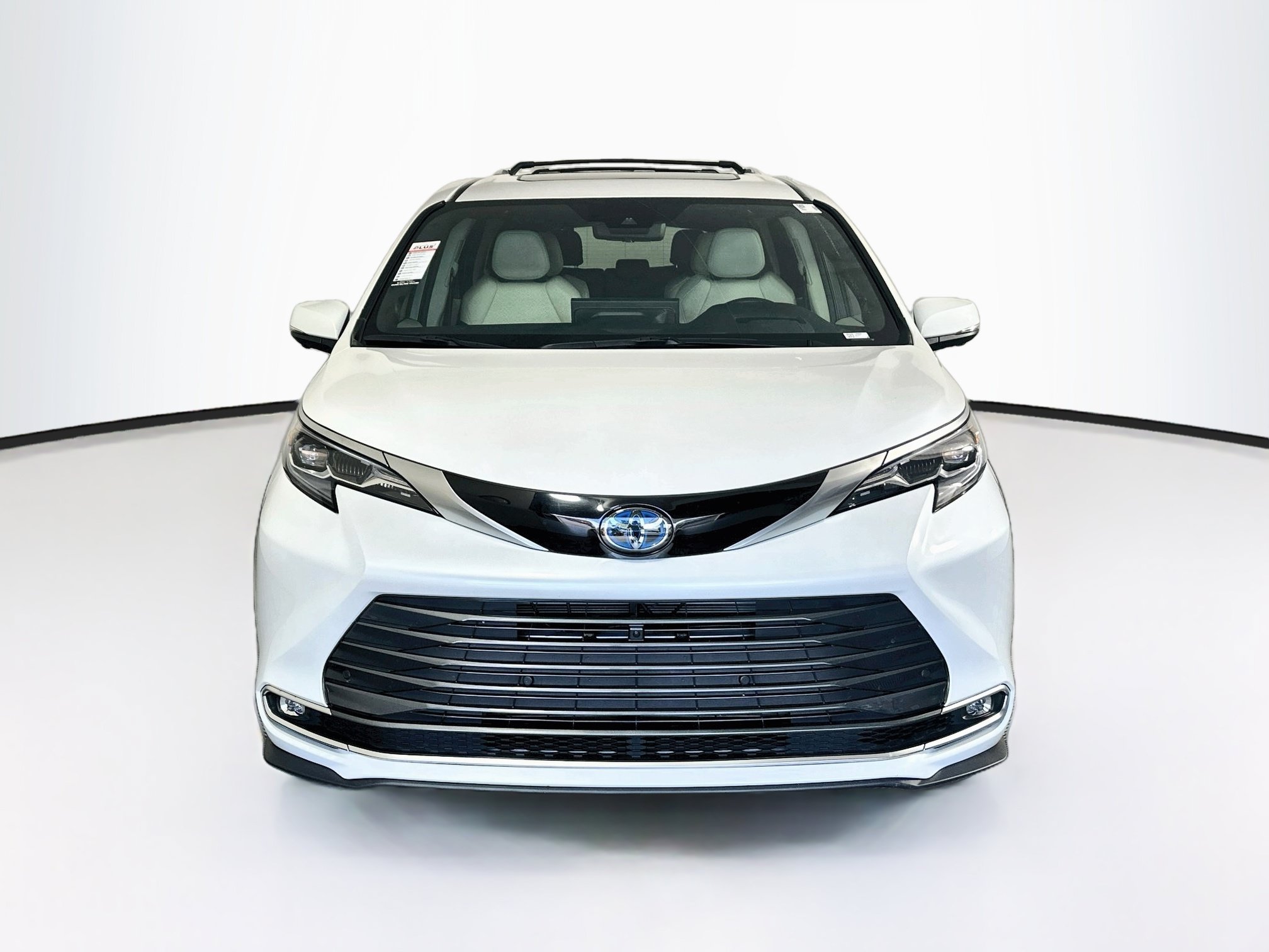 Used 2025 Toyota Sienna Platinum AWD/4WD image 8