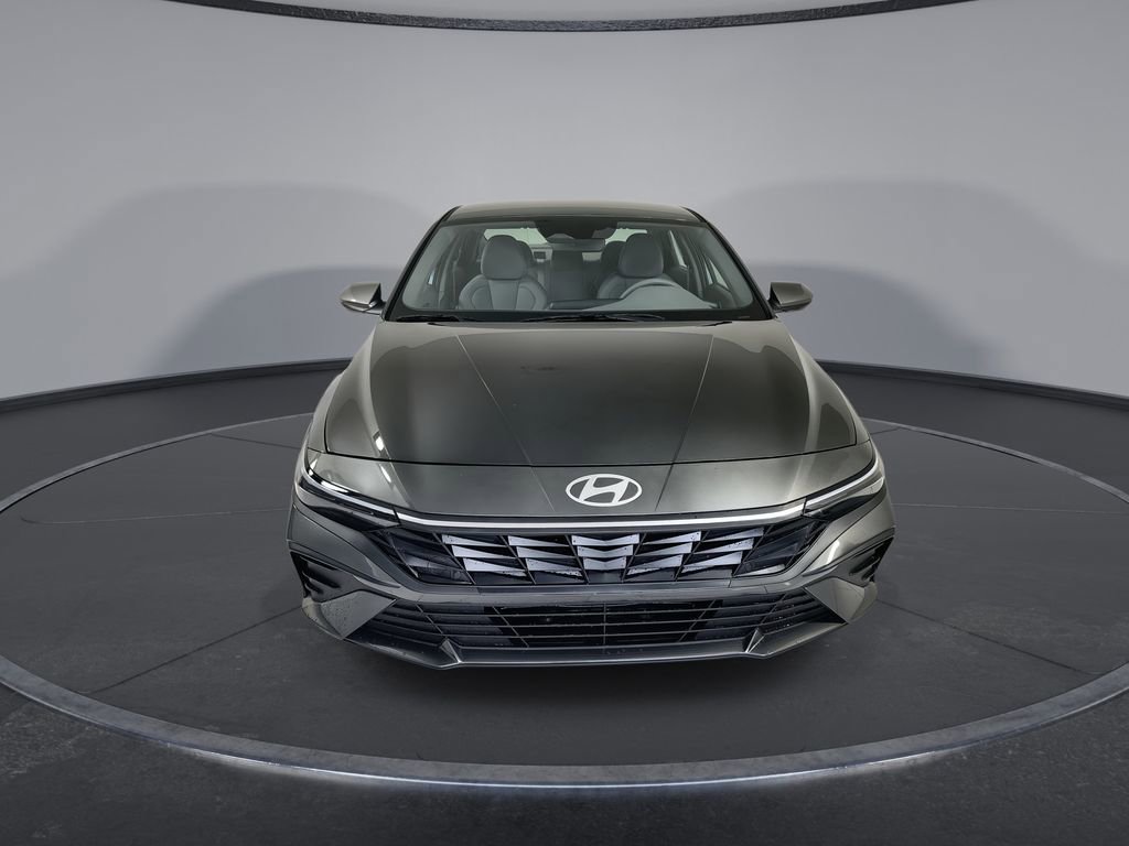 New 2026 Hyundai Elantra SE FWD image 3