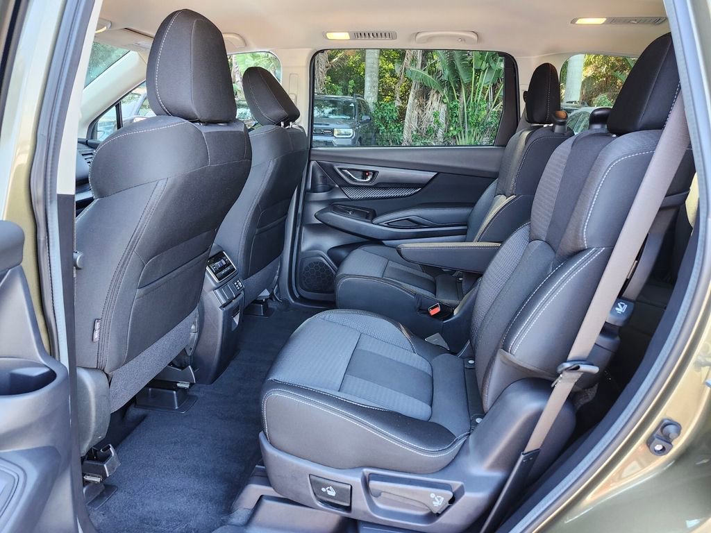 Used 2024 Subaru Ascent Premium w/ Convenience Package image 7