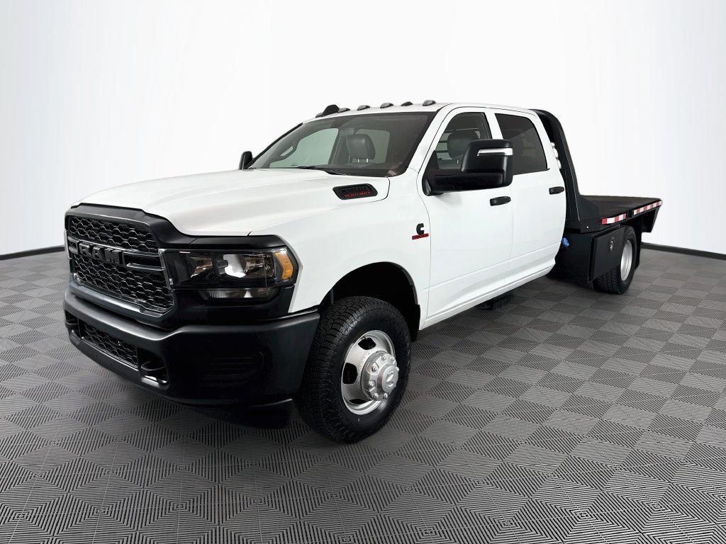 Used 2024 RAM 3500 Tradesman AWD/4WD image 3