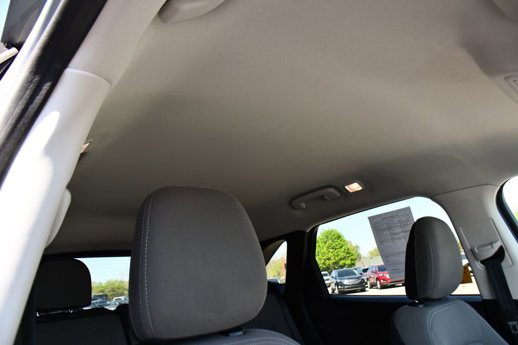 Used 2022 Ford Escape SE w/ SE Sport Appearance Package AWD/4WD image 17