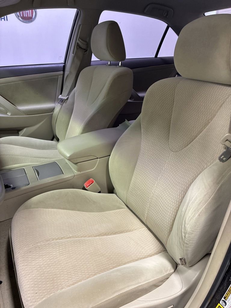 Used 2011 Toyota Camry LE w/ LE Extra-Value Pkg image 8