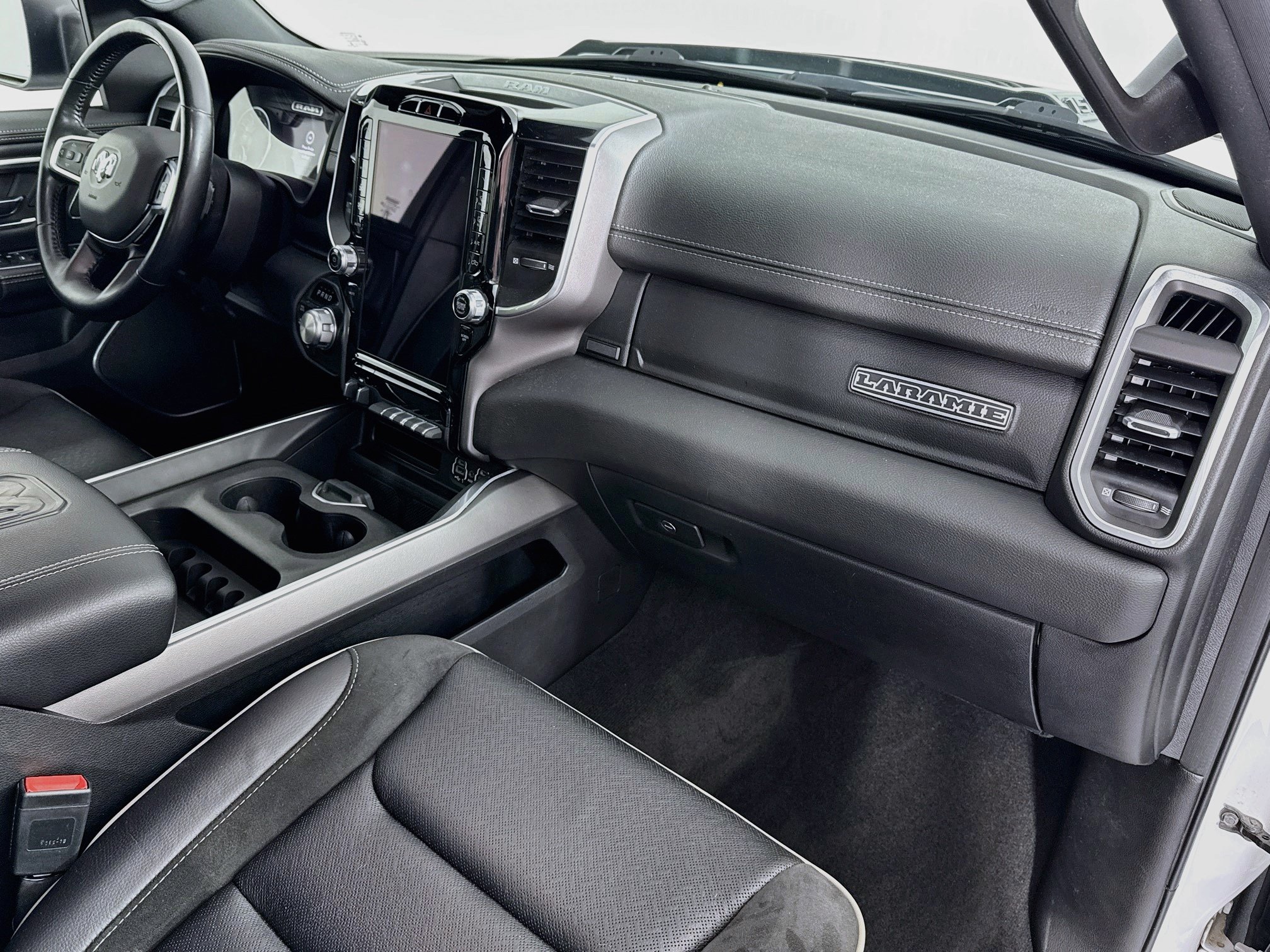 Used 2022 RAM 1500 Laramie AWD/4WD image 30