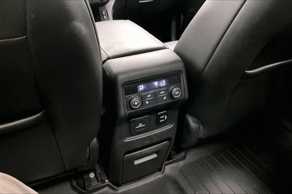 Used 2017 GMC Acadia Denali w/ Technology Package FWD image 30