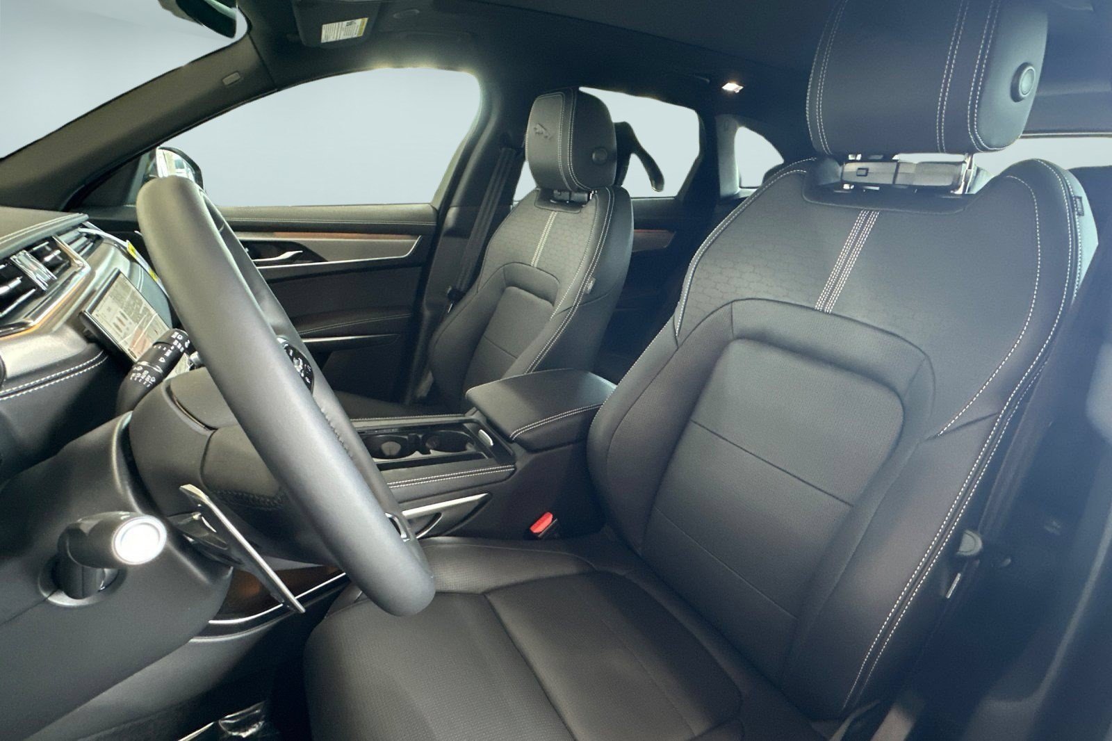 New 2026 Jaguar F-PACE R-Dynamic S AWD/4WD image 5