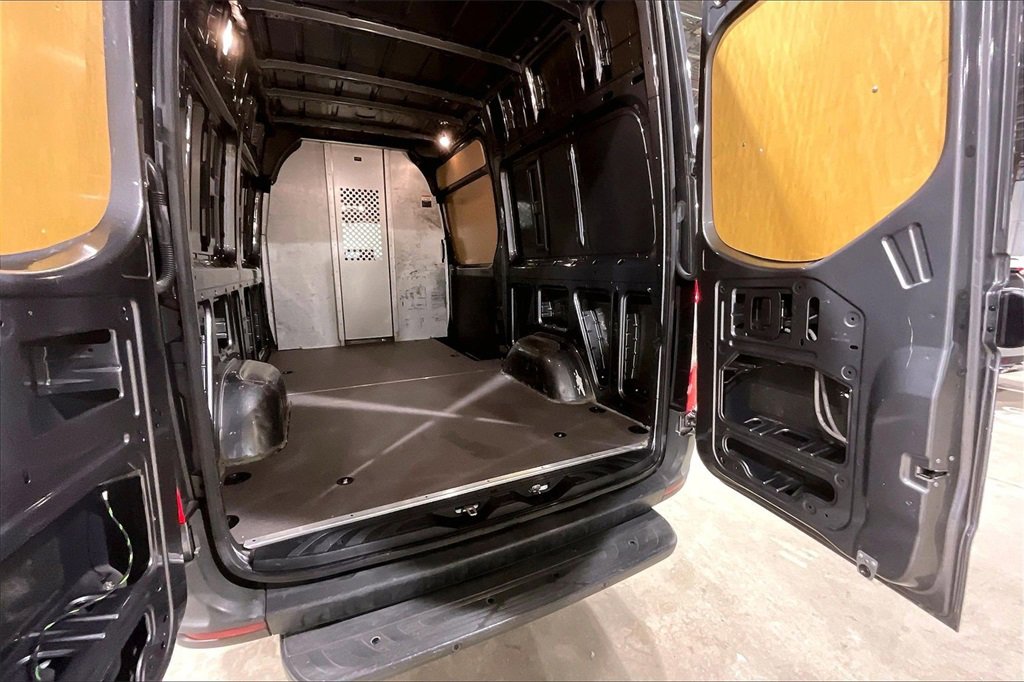 Used 2023 Mercedes-Benz Sprinter 2500 image 15