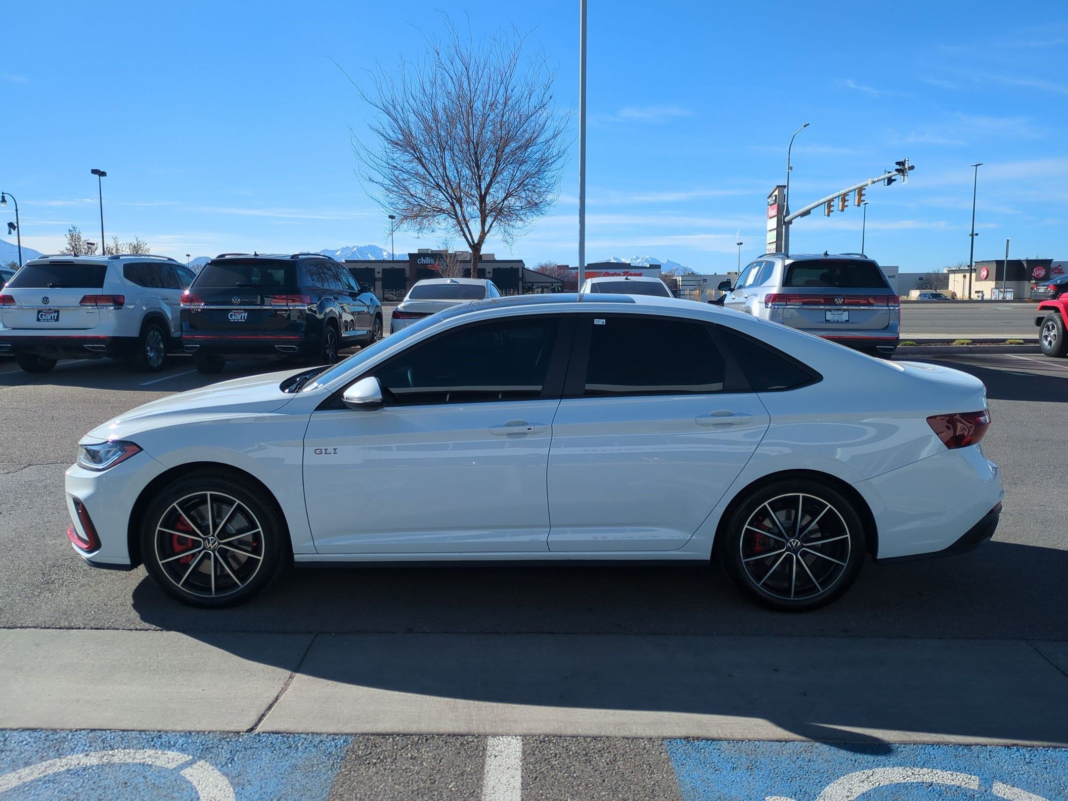 Used 2025 Volkswagen Jetta GLI Autobahn image 10