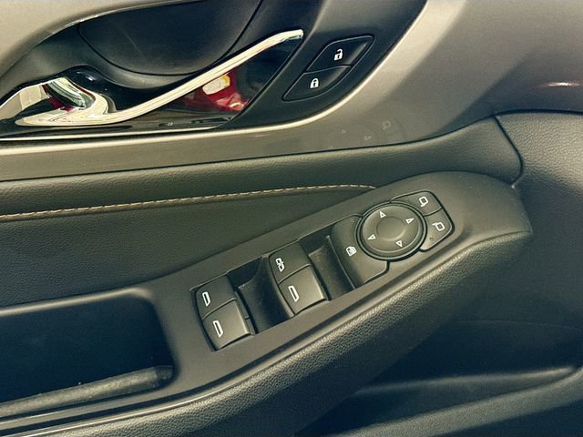 Used 2020 Chevrolet Traverse RS FWD image 19