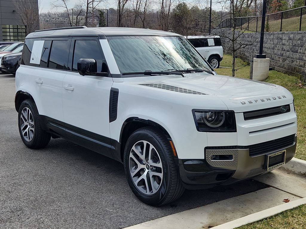 Used 2024 Land Rover Defender 110 X-Dynamic SE image 10