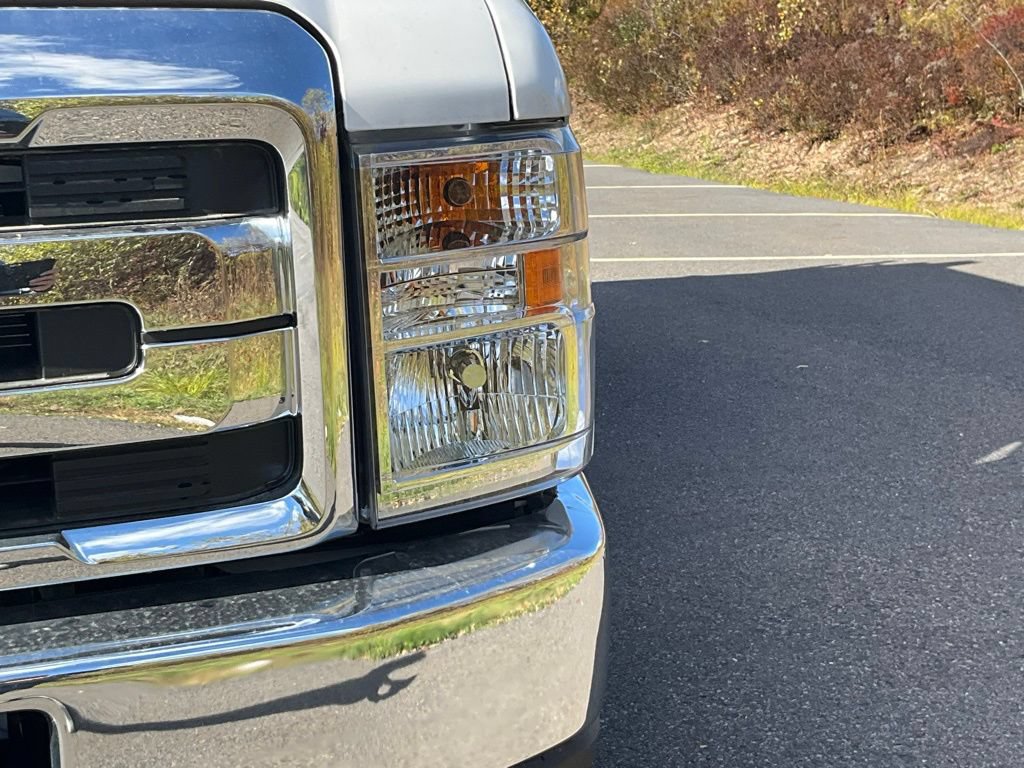New 2026 Ford E-450 and Econoline 450 Super Duty w/ Power Equipment Group RWD image 2