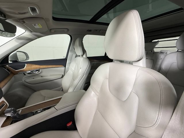 Used 2021 Volvo XC90 T6 Momentum w/ Advanced Package AWD/4WD image 16