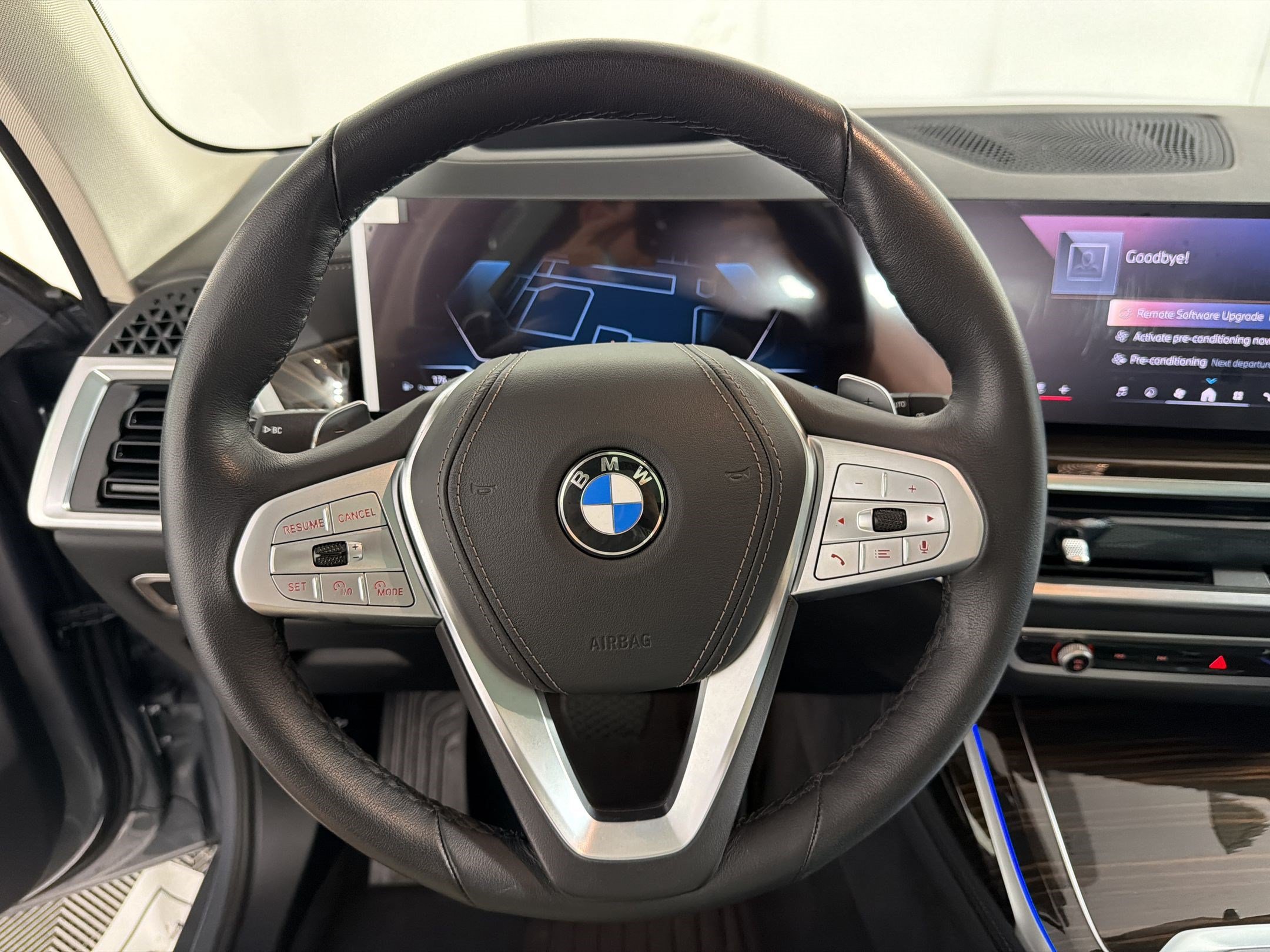 Used 2026 BMW X7 xDrive40i w/ Premium Package AWD/4WD image 11