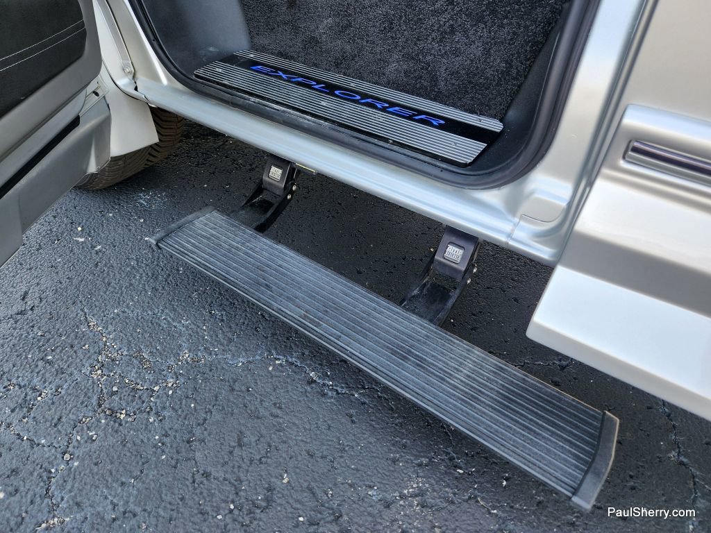 Used 2023 Chevrolet Express 2500 Extended image 27