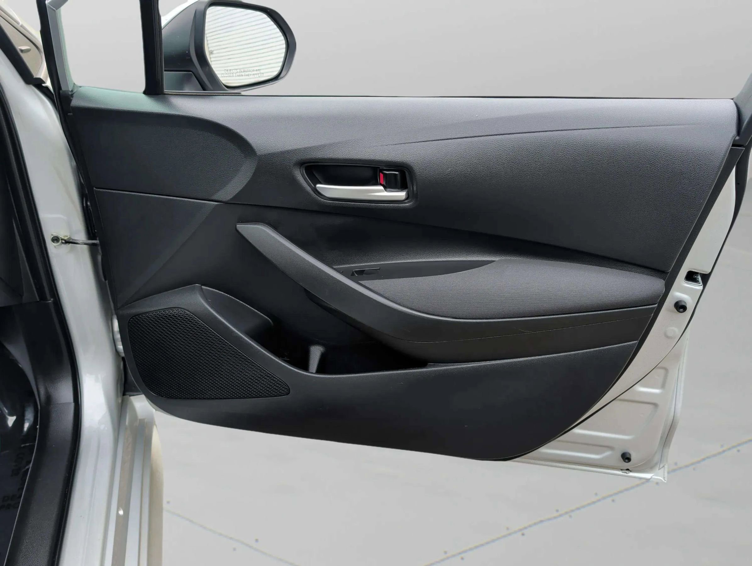 Used 2021 Toyota Corolla LE FWD image 17