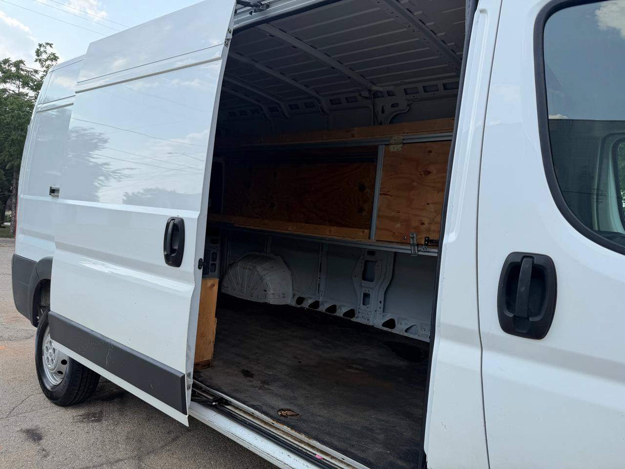 Used 2018 RAM ProMaster 2500 w/ Interior Convenience Group FWD image 8