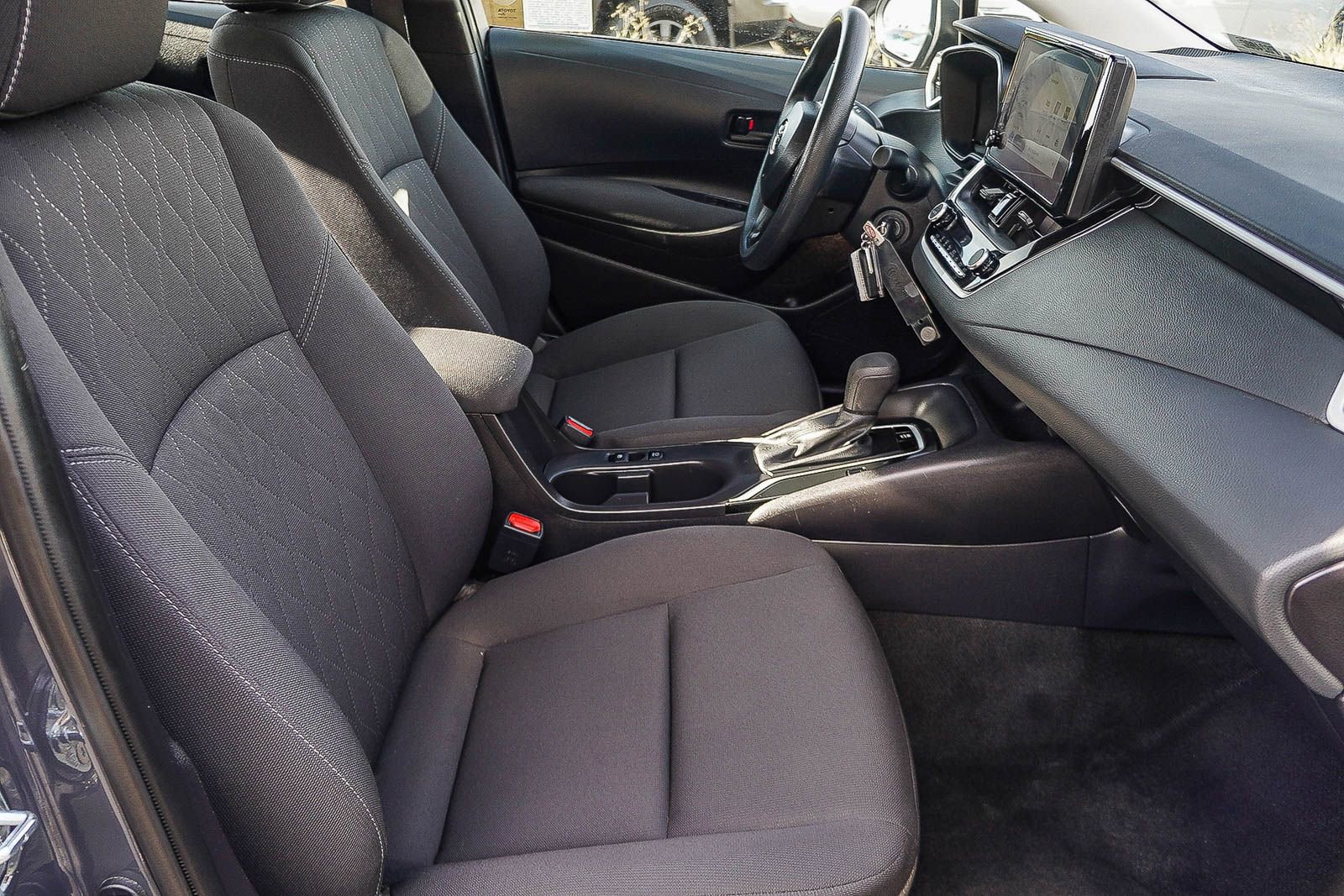 Certified 2025 Toyota Corolla LE image 21