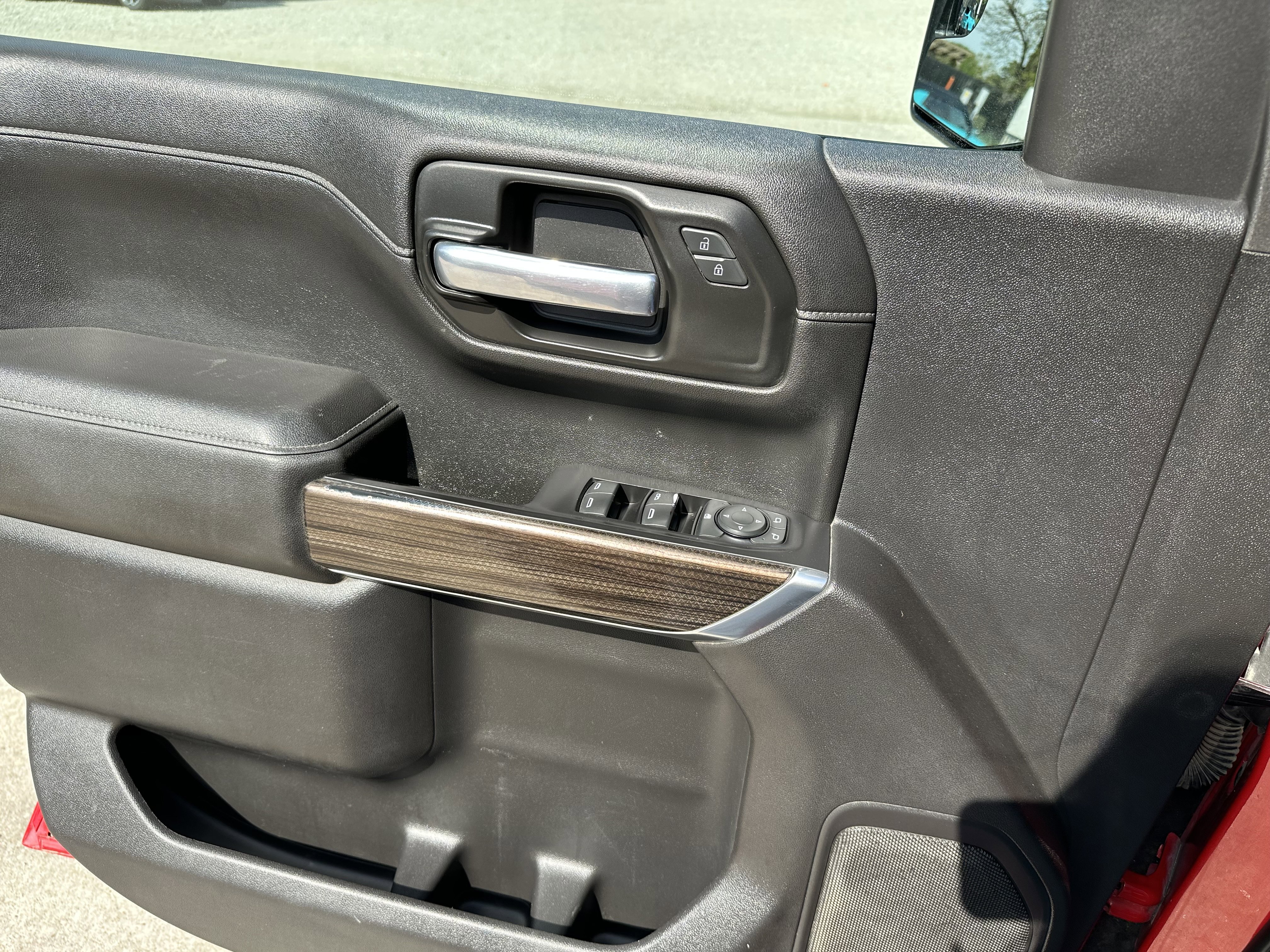 Used 2021 Chevrolet Silverado 1500 LT AWD/4WD image 20